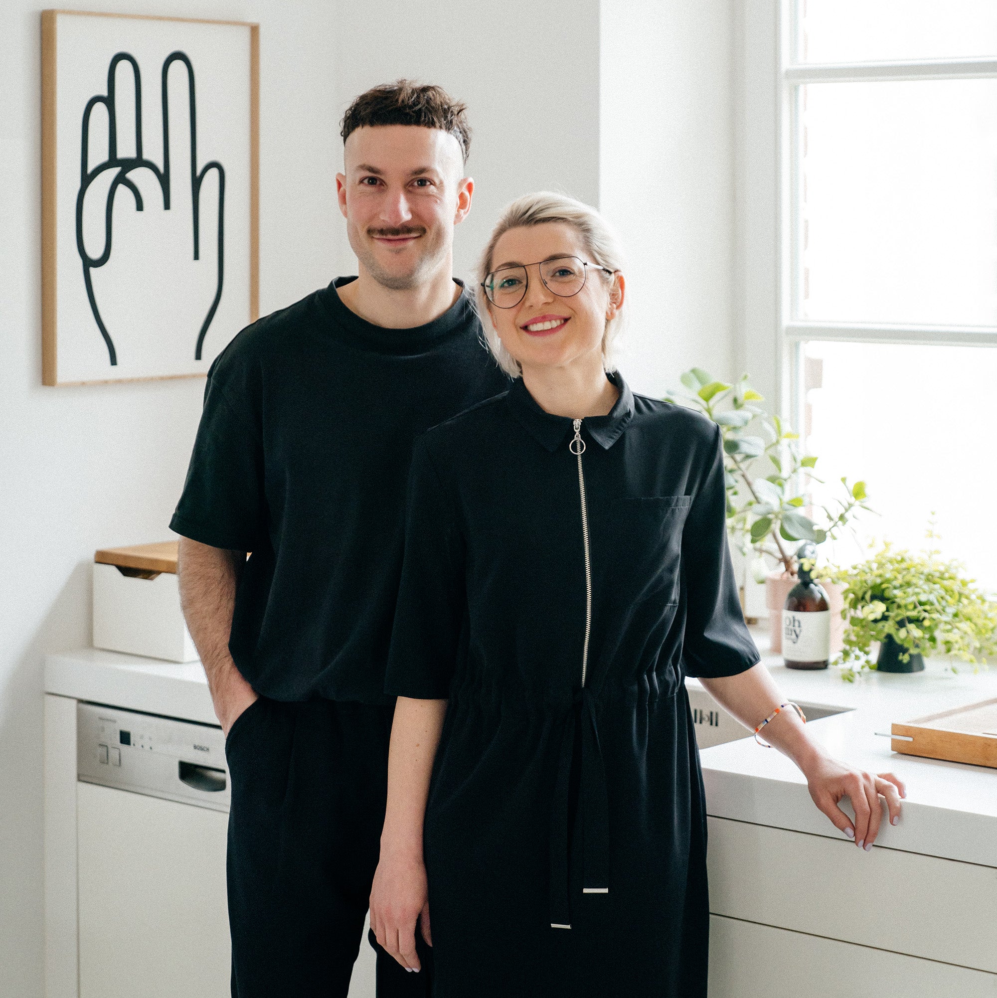 ArtCanBreakYourHeart und KitschCanMakeYouRich sind die Künstler, die hinter dem Design von Open Up stecken. 